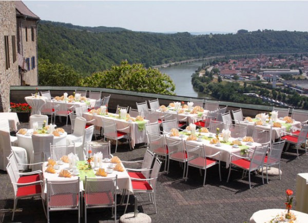 Hotel Restaurant Burg Hornberg mieten für Hochzeiten Feste Events