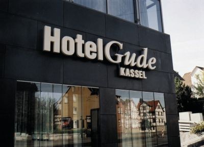 Hotel Gude