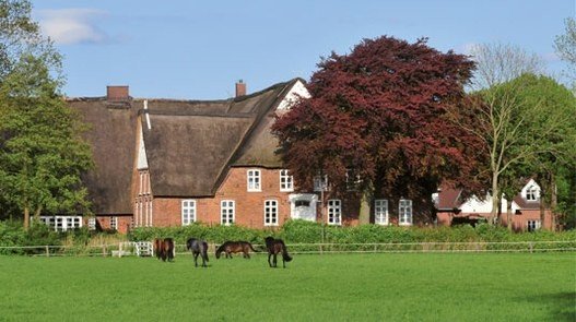 Landsitzhotel und Seminarium Peterhof